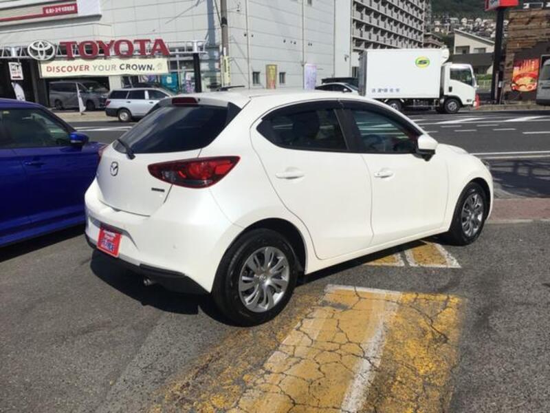 MAZDA2
