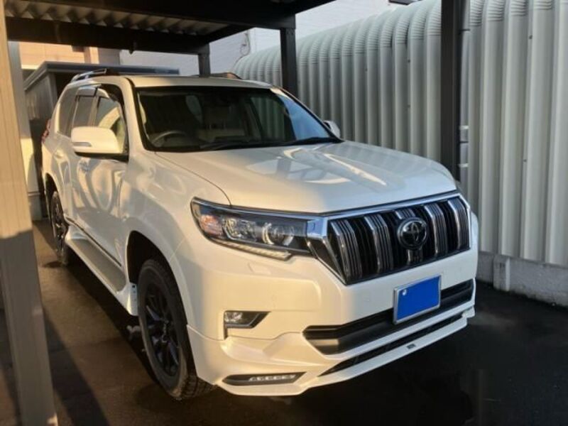 TOYOTA LAND CRUISER PRADO