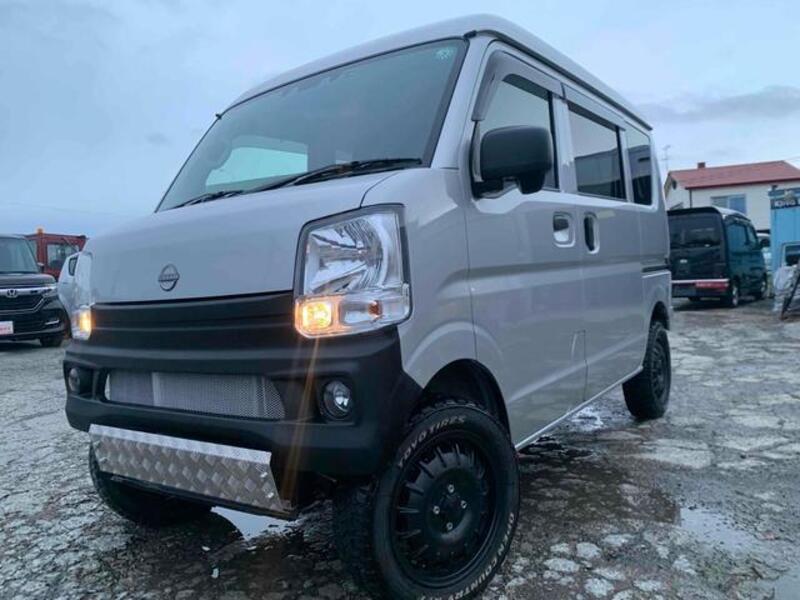 NISSAN CLIPPER VAN