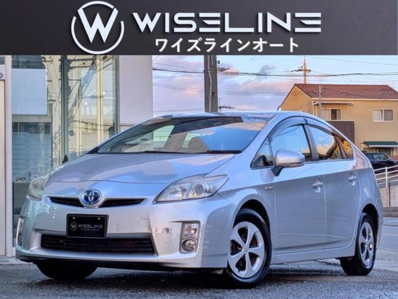 TOYOTA PRIUS