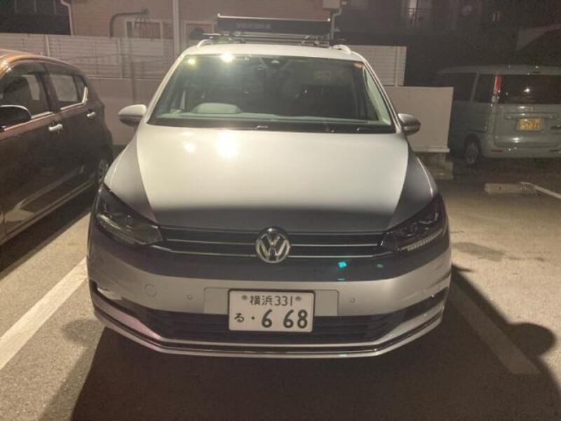 VOLKSWAGEN GOLF TOURAN