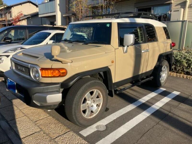 TOYOTA FJ CRUISER