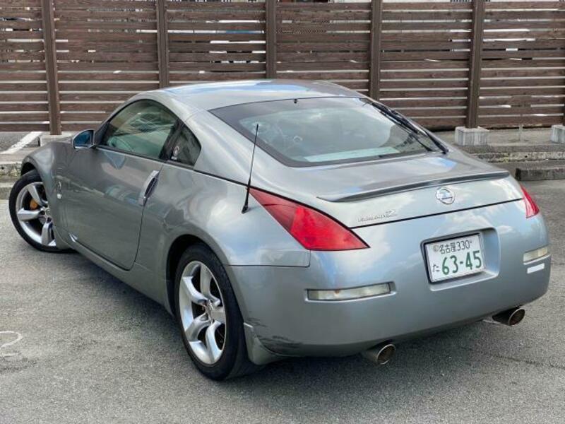 nissan fairlady 2005