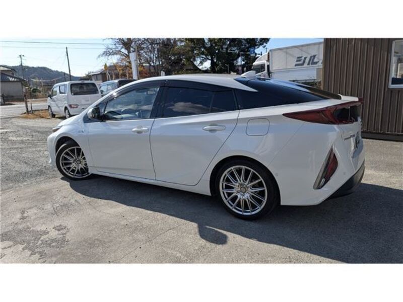 PRIUS PHV
