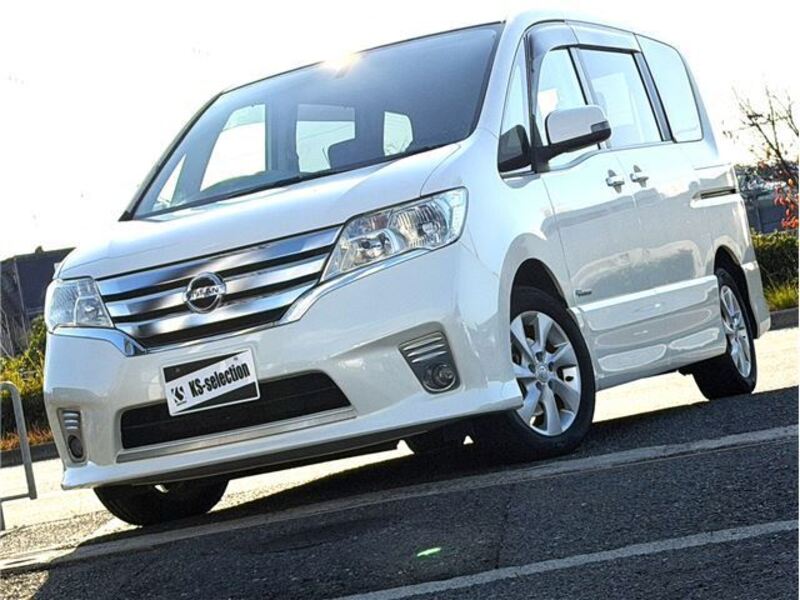 NISSAN SERENA