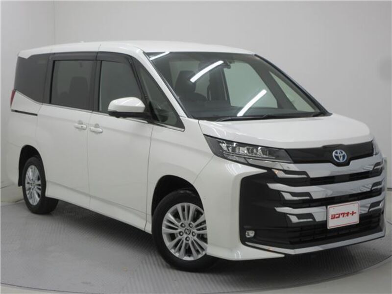 TOYOTA NOAH