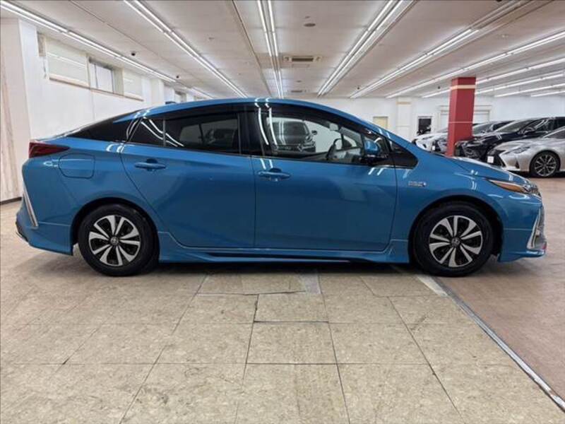 PRIUS PHV