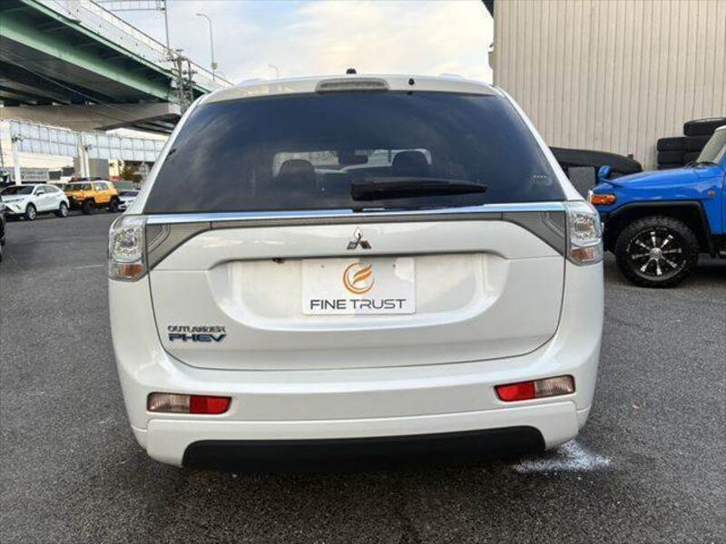 OUTLANDER PHEV