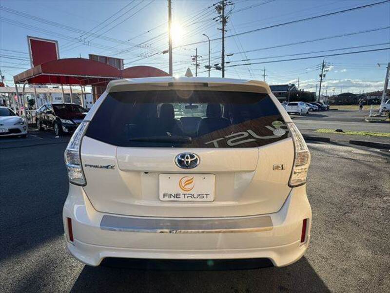 PRIUS ALPHA