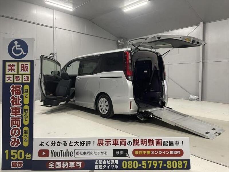 TOYOTA NOAH
