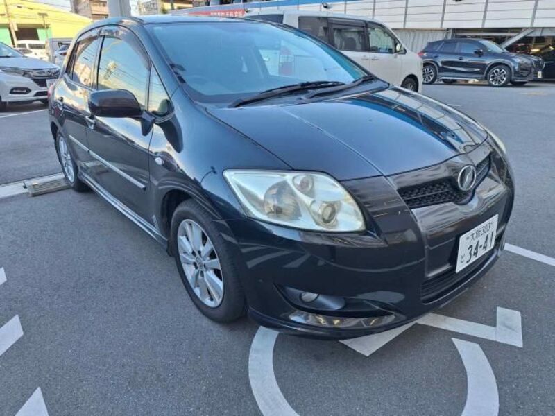 TOYOTA AURIS
