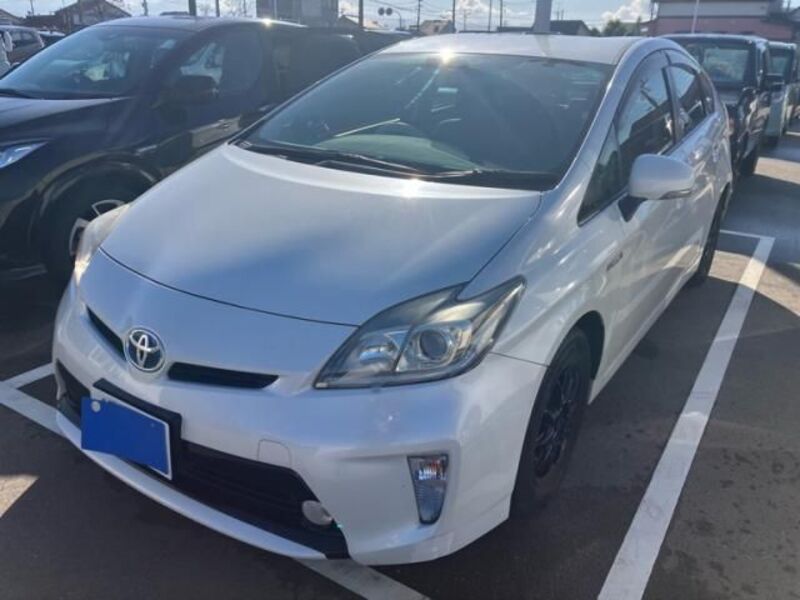 TOYOTA PRIUS
