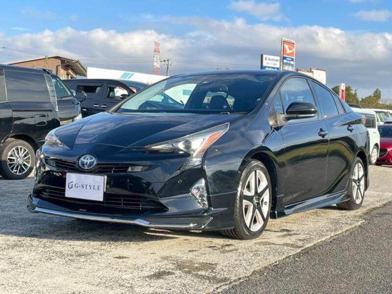 TOYOTA PRIUS