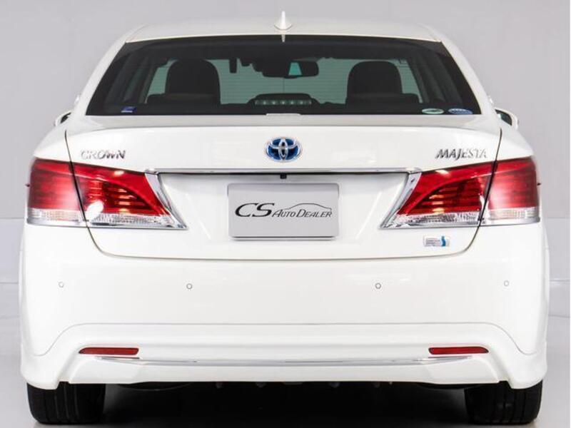 CROWN MAJESTA
