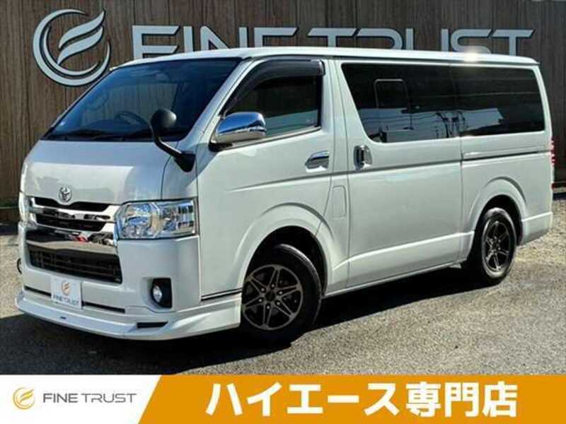 TOYOTA HIACE VAN