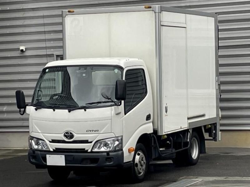 TOYOTA DYNA