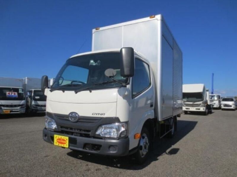 TOYOTA DYNA
