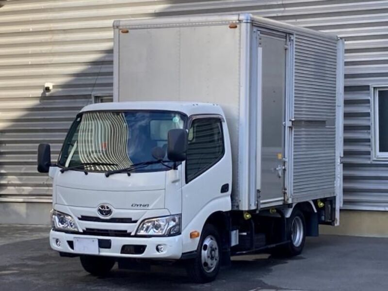 TOYOTA DYNA