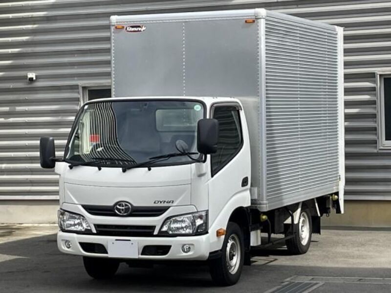 TOYOTA DYNA