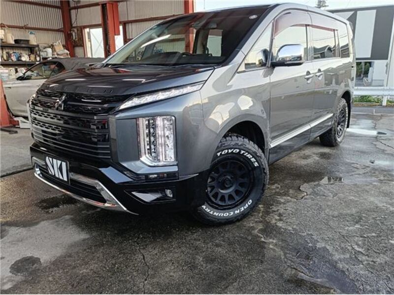 MITSUBISHI DELICA D5