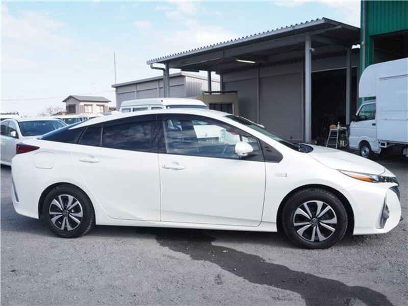 PRIUS PHV
