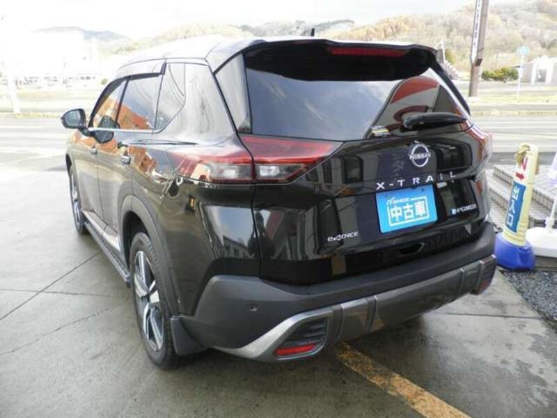 X-TRAIL