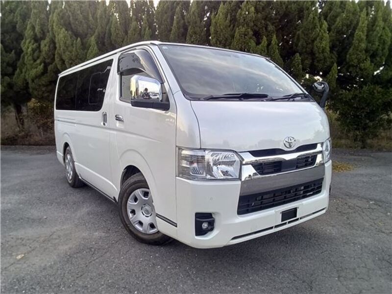 TOYOTA HIACE