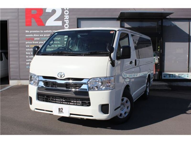 TOYOTA HIACE