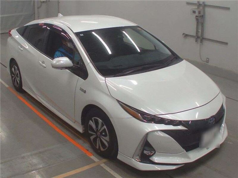 TOYOTA PRIUS PHV