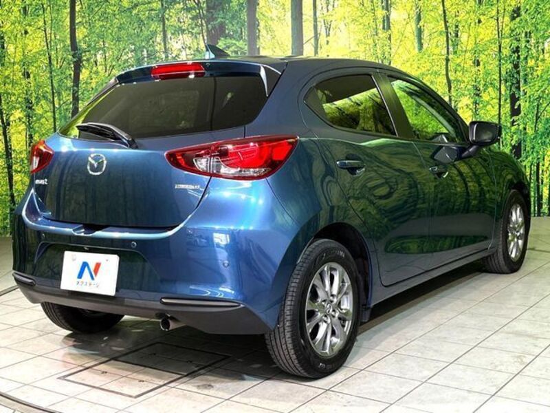 MAZDA2