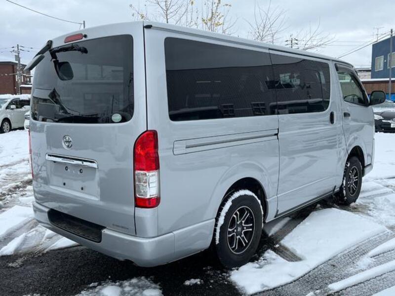 HIACE VAN