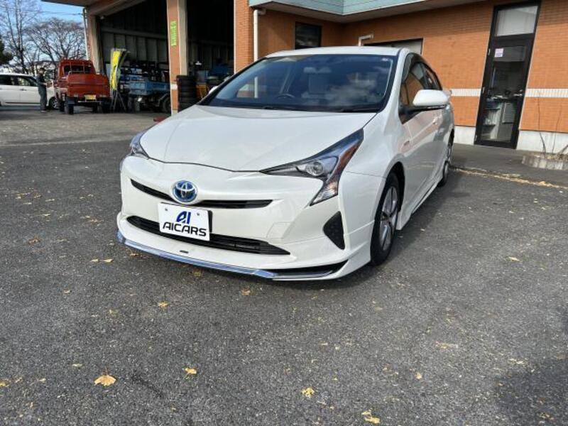 TOYOTA PRIUS
