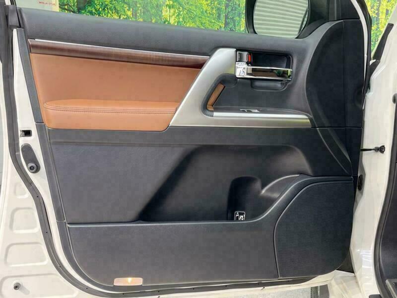 LAND CRUISER