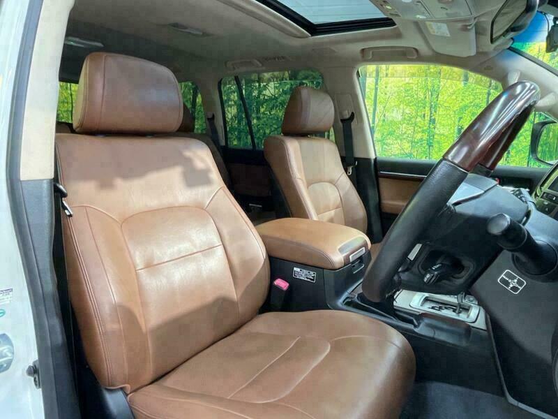 LAND CRUISER