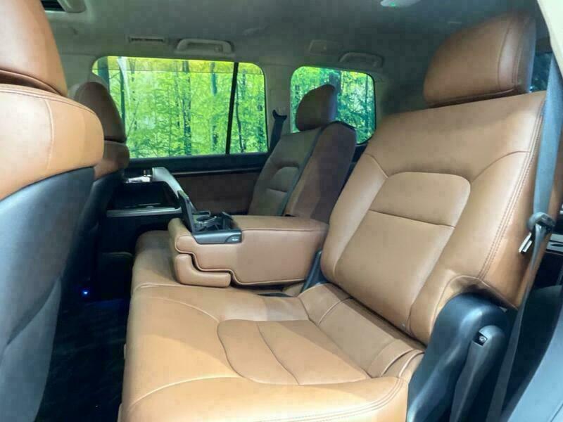 LAND CRUISER