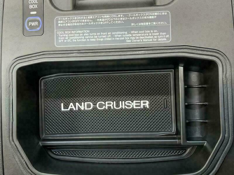 LAND CRUISER