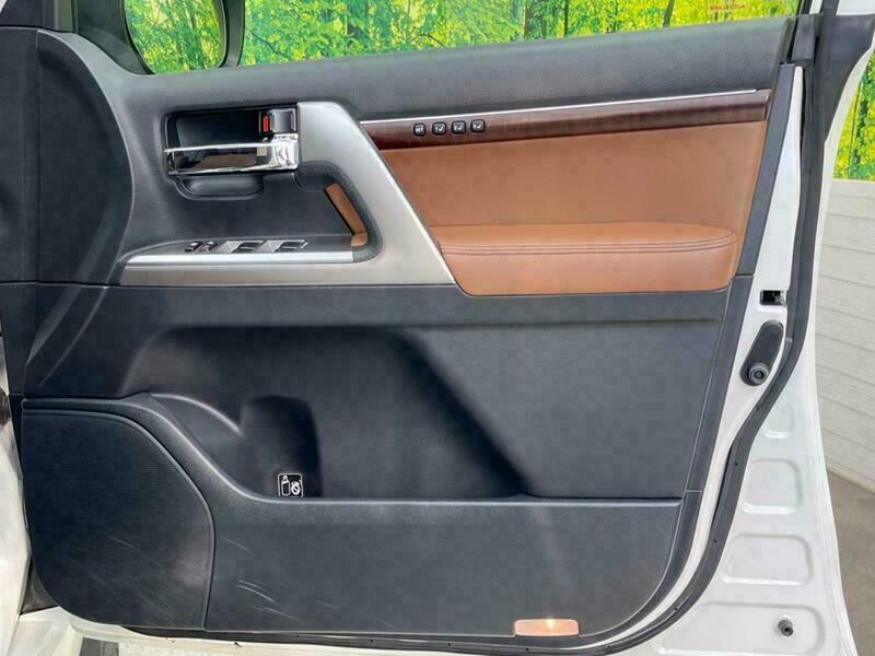 LAND CRUISER