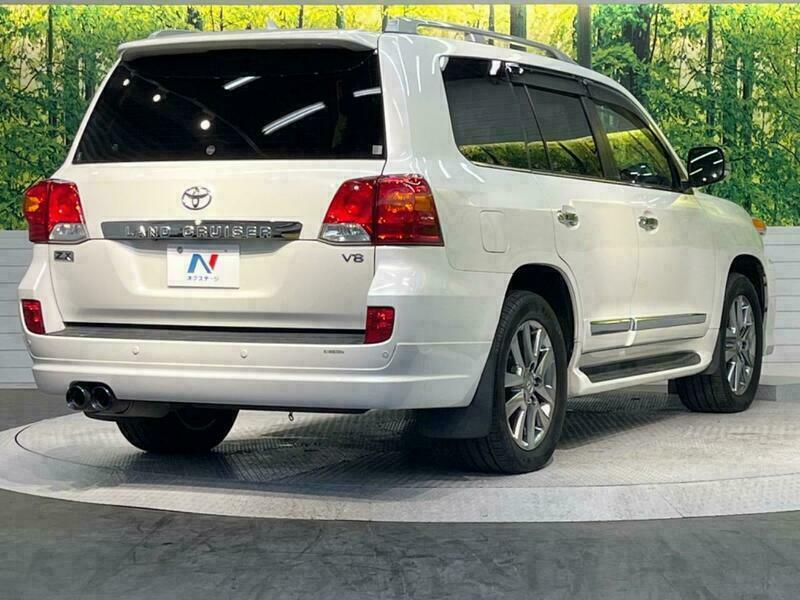 LAND CRUISER