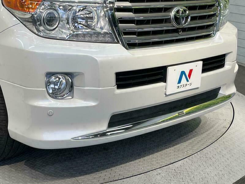 LAND CRUISER