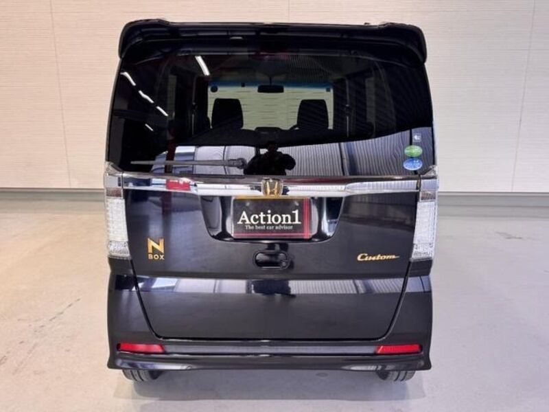 N BOX CUSTOM