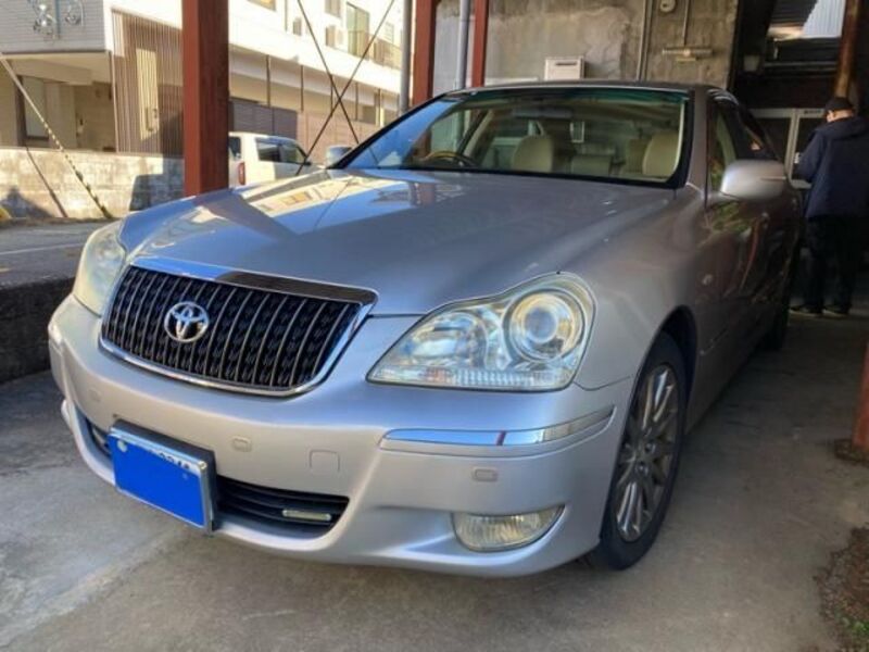 TOYOTA CROWN MAJESTA