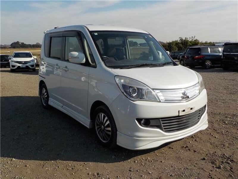 MITSUBISHI DELICA D2