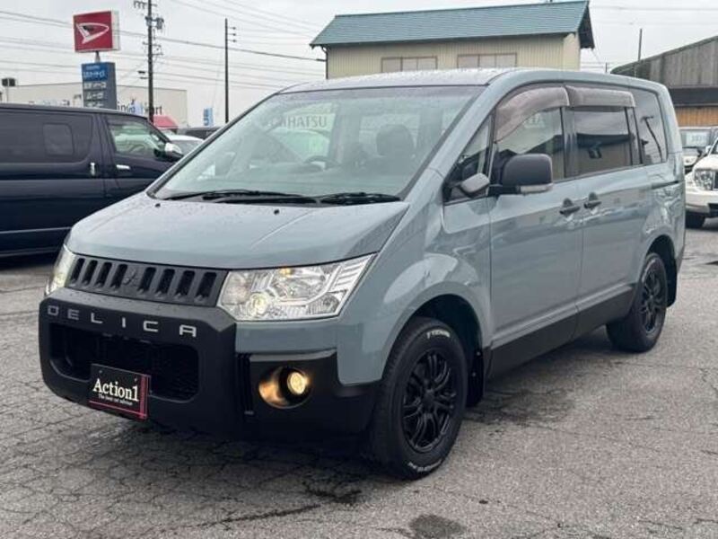 MITSUBISHI DELICA D5