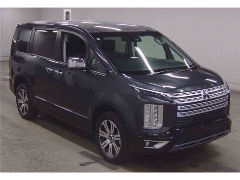 MITSUBISHI DELICA D5