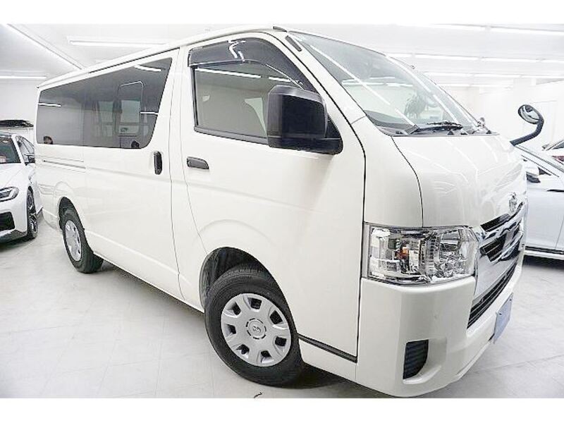 TOYOTA HIACE