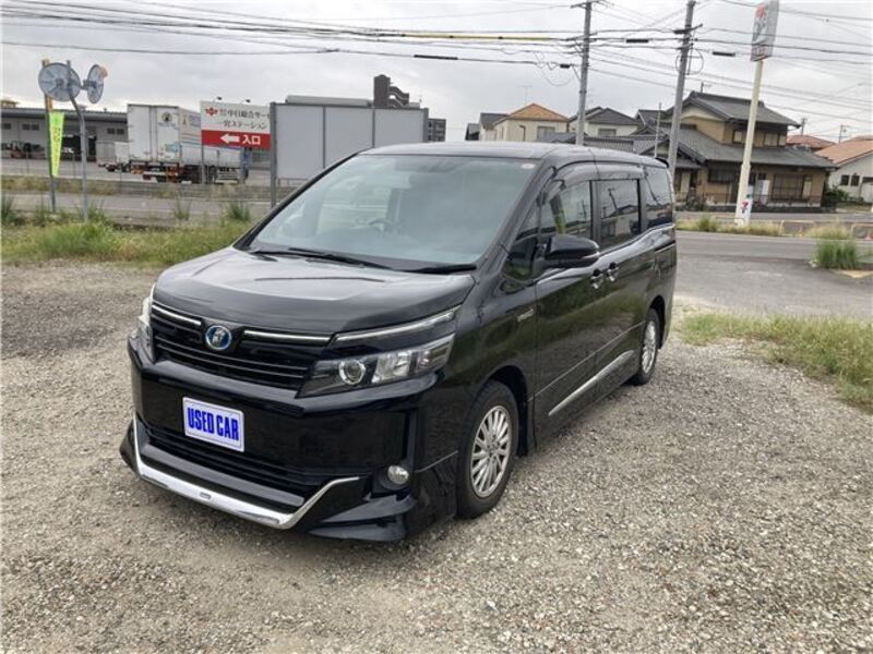 TOYOTA VOXY