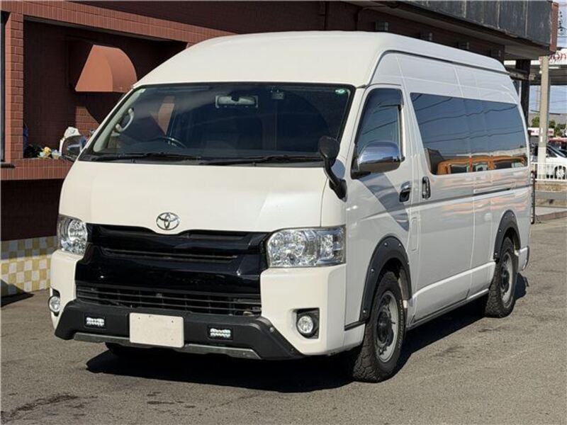 TOYOTA HIACE