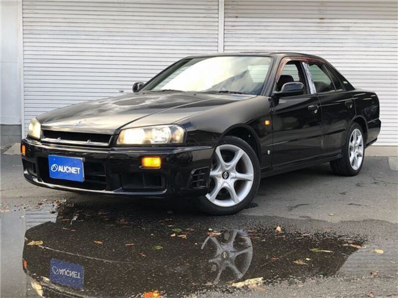 NISSAN SKYLINE