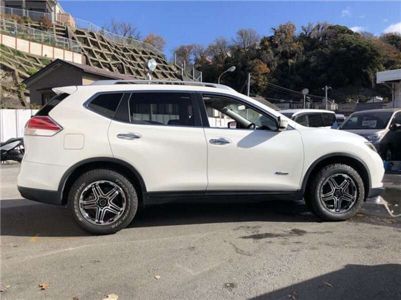 X-TRAIL