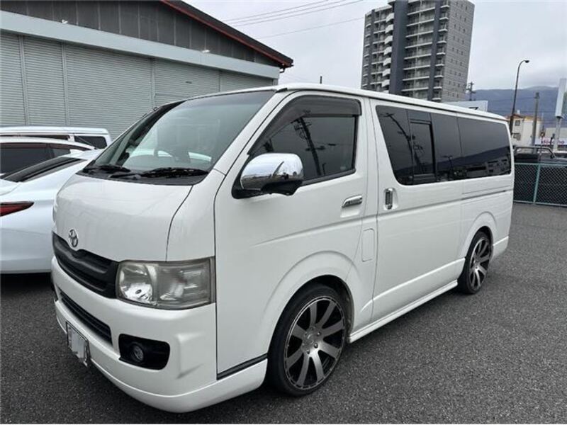 TOYOTA HIACE